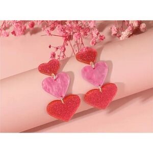 NWT 3 Tier Glitter Sparkle Fuchsia Pink Heart Shaped Dangle Earrings